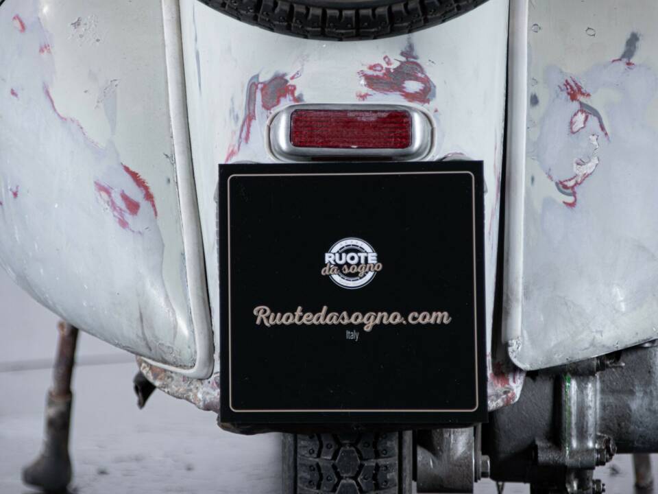 Immagine 43/50 di Piaggio Vespa 125 (1954)