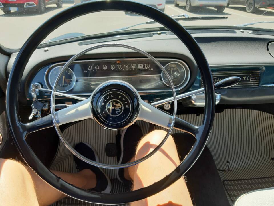 Image 5/6 de Alfa Romeo Giulietta TI (1962)