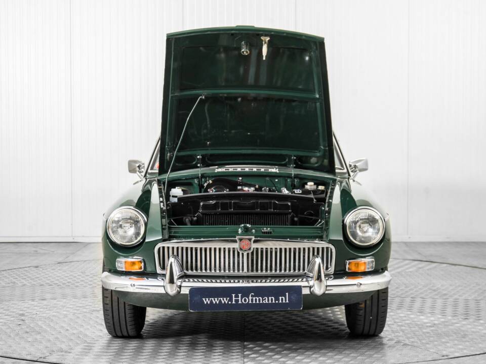 Image 37/50 de MG MGB GT (1966)