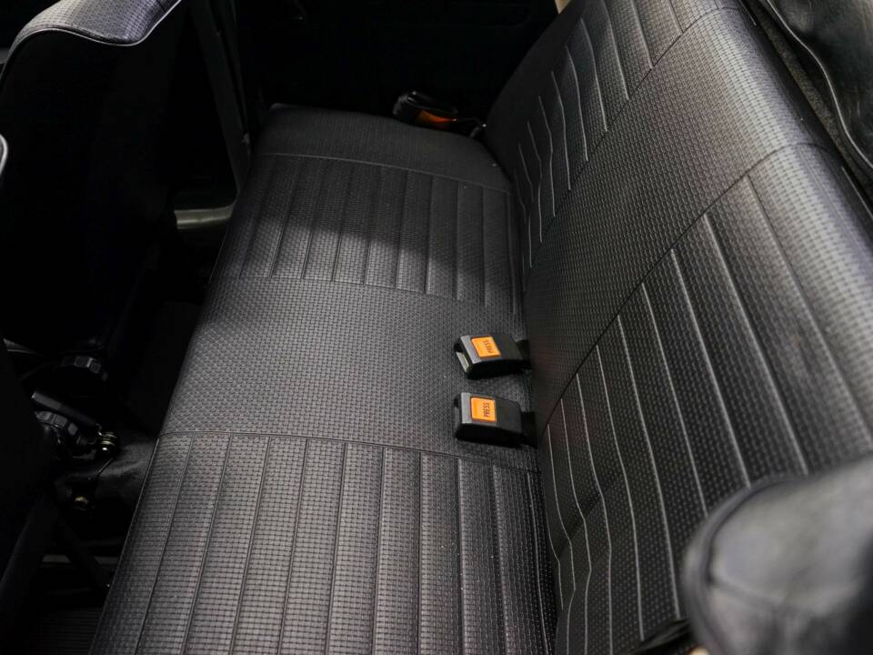 Immagine 24/31 di Volkswagen Käfer 1303 LS (1979)