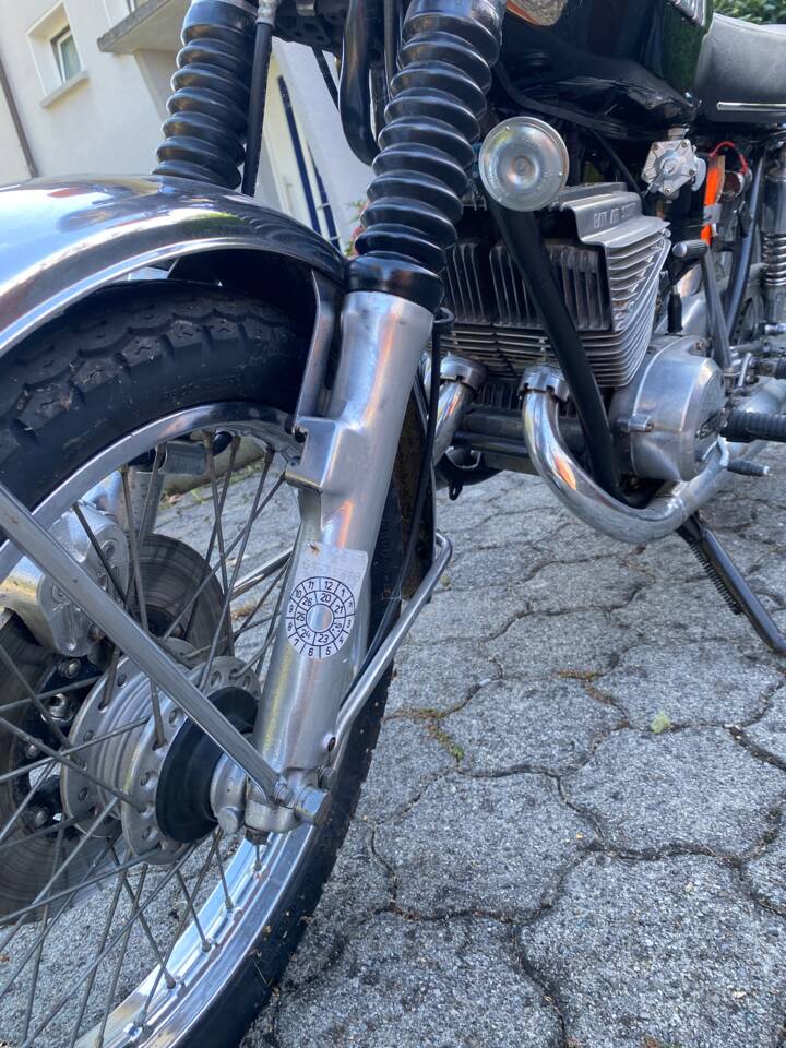 Image 8/11 of Suzuki GT 250 A II (1977)