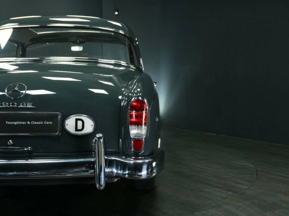 Bild 36/49 von Mercedes-Benz 220 SE (1960)