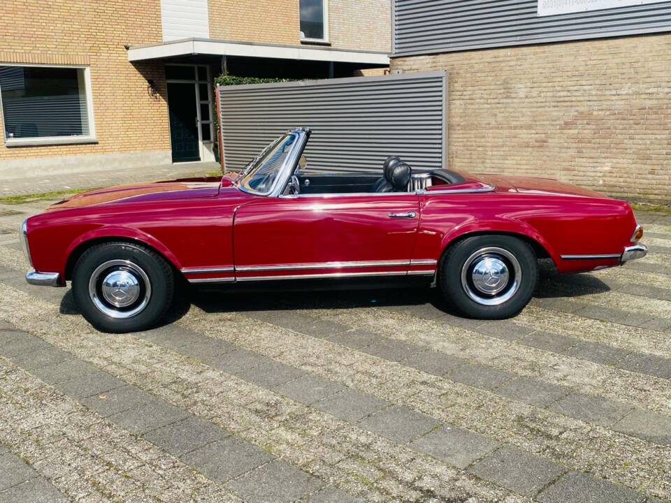 Bild 23/50 von Mercedes-Benz 230 SL (1966)