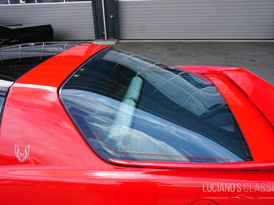Bild 26/66 von Pontiac Firebird TransAm (1989)