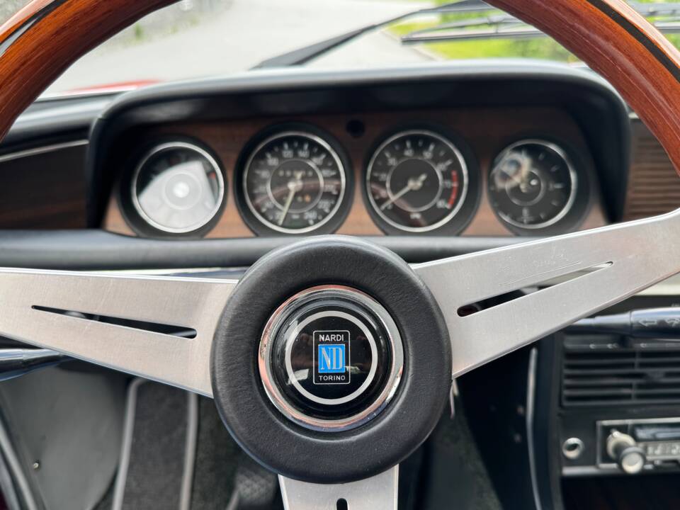 Image 35/73 of BMW 2,5 CS (1975)
