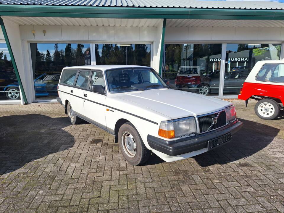 Image 5/11 of Volvo 240 GL (1986)