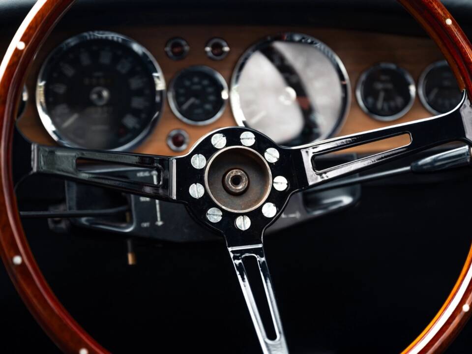 Image 38/63 de Aston Martin DBS (1968)