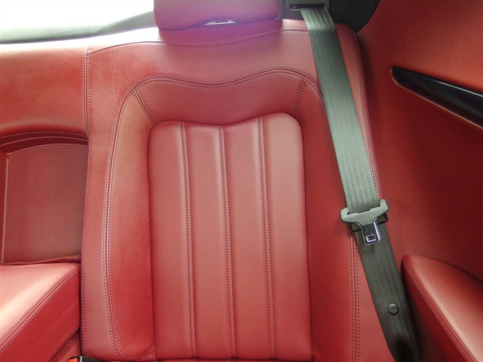 Image 68/99 of Maserati GranTurismo 4.2 (2008)