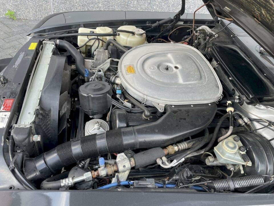 Image 30/36 of Mercedes-Benz 560 SL (1989)