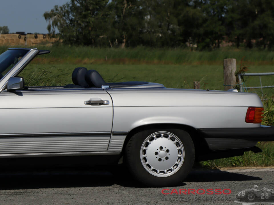 Image 34/50 of Mercedes-Benz 560 SL (1988)