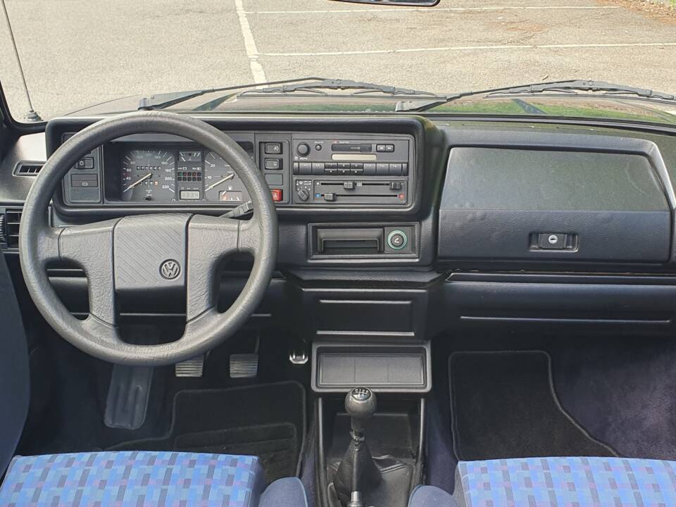 Image 20/75 de Volkswagen Golf Mk I Convertible 1.8 (1991)
