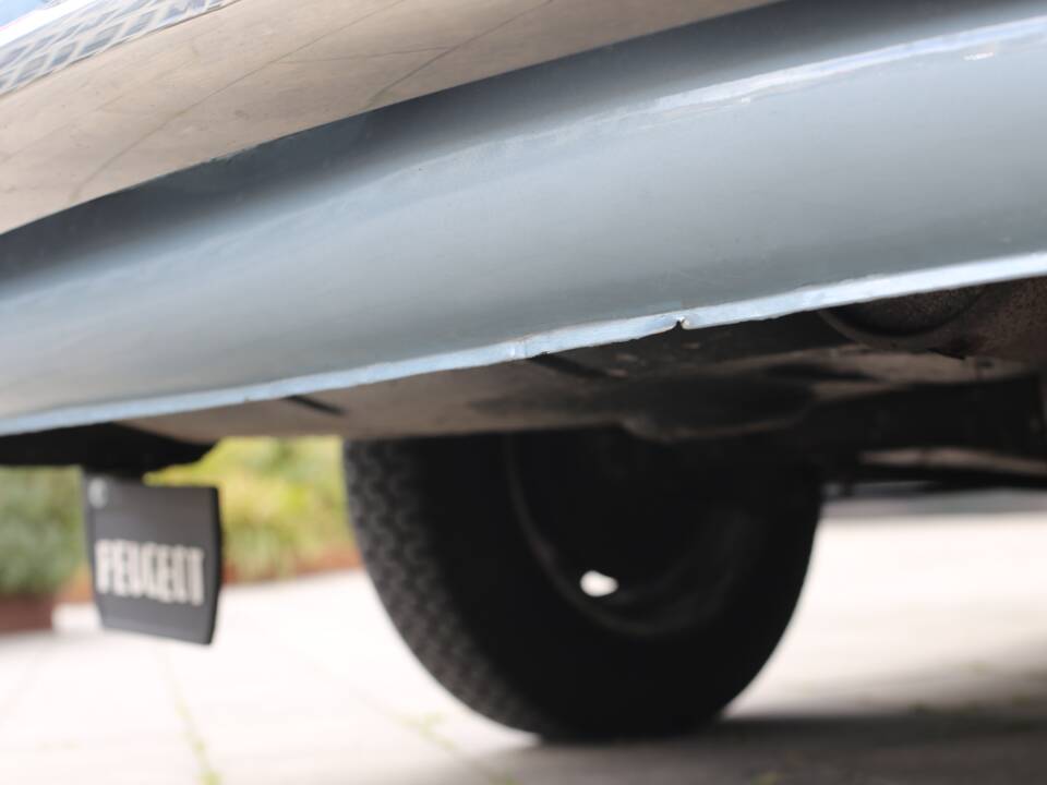 Image 40/56 of Peugeot 404 Coupé (1968)