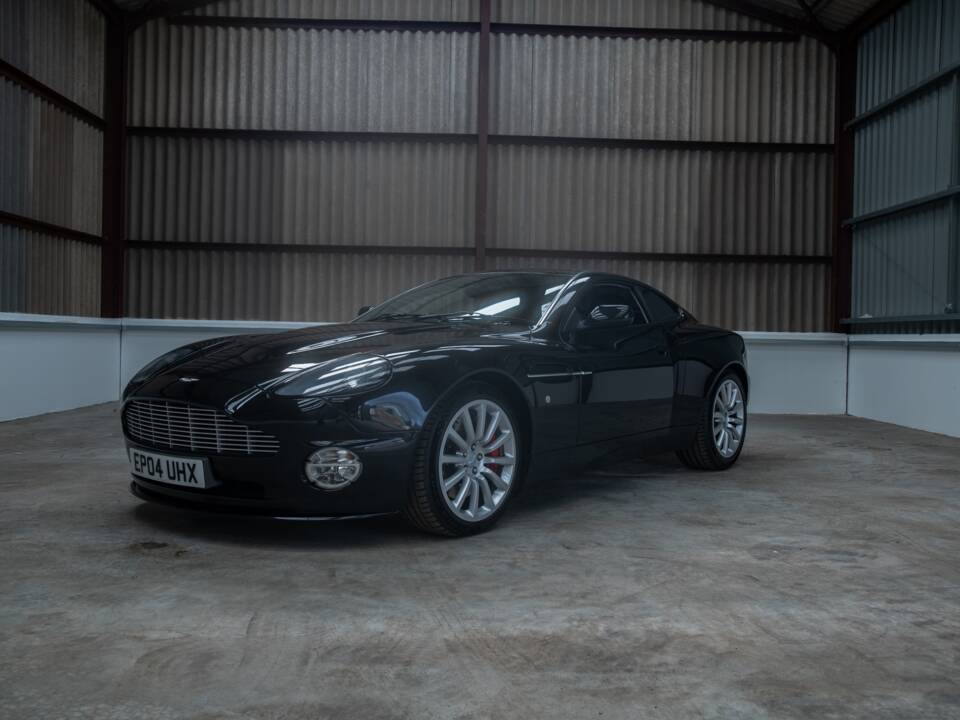 Image 16/50 de Aston Martin V12 Vanquish (2004)