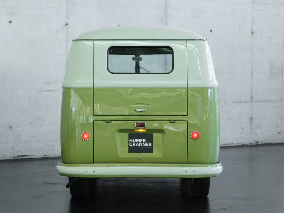 Image 12/47 of Volkswagen T1 minibus (1961)