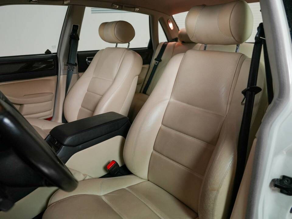 Image 3/50 of Jaguar XJR 4.0 (1995)