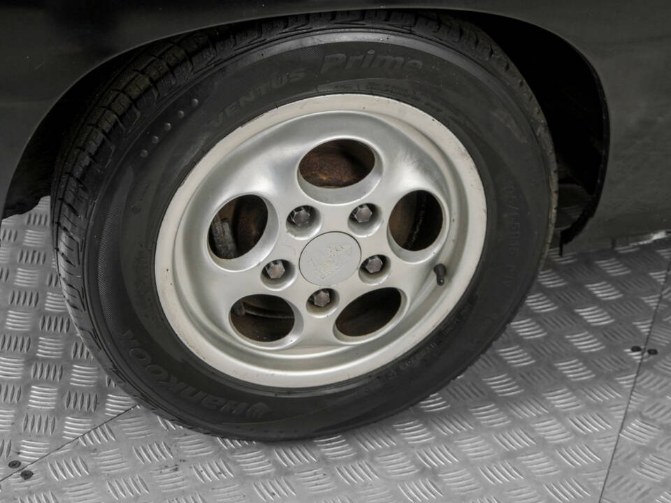 Immagine 35/50 di Porsche 924 S (1986)