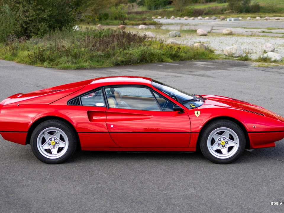 Image 35/65 of Ferrari 308 GTB (1978)