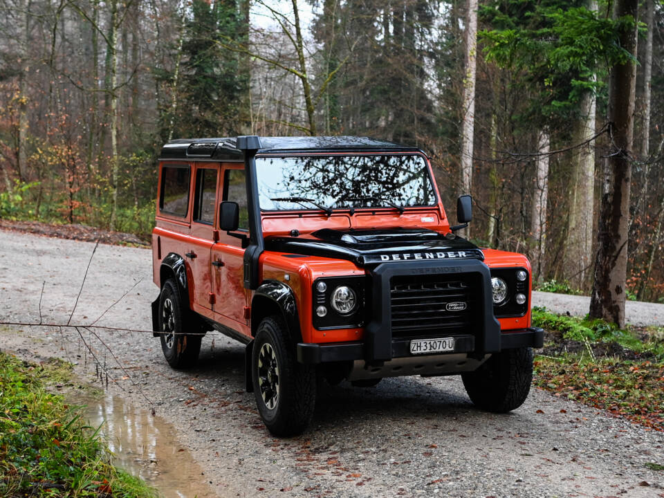 Image 13/39 of Land Rover Defender 110 (2015)