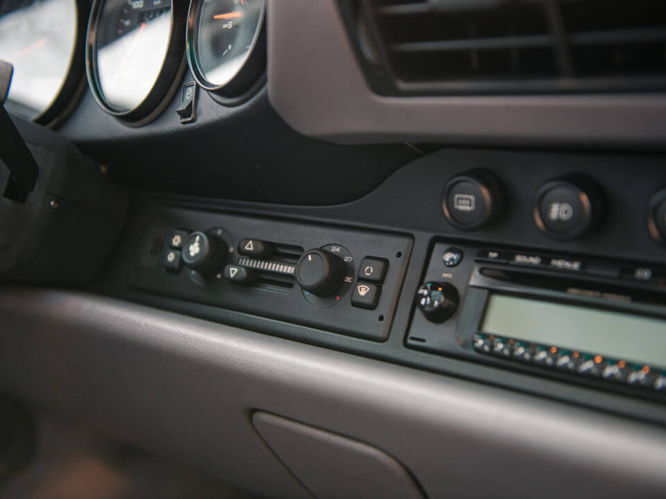 Bild 18/22 von Porsche 911 Carrera (1997)