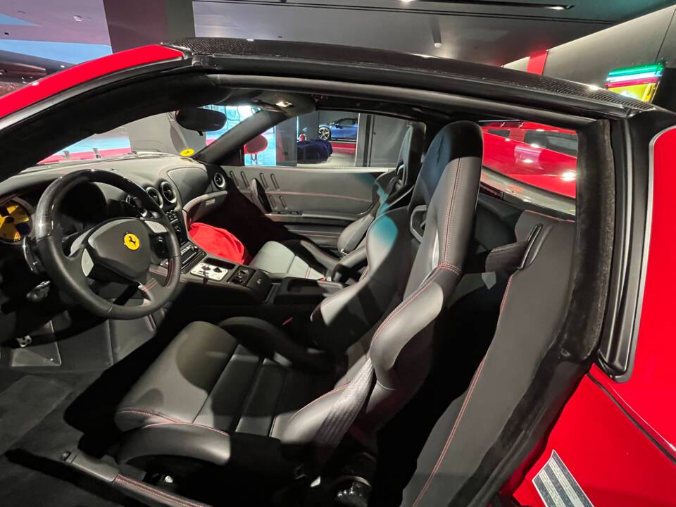 Bild 3/4 von Ferrari 575 Superamerica F1 (2005)