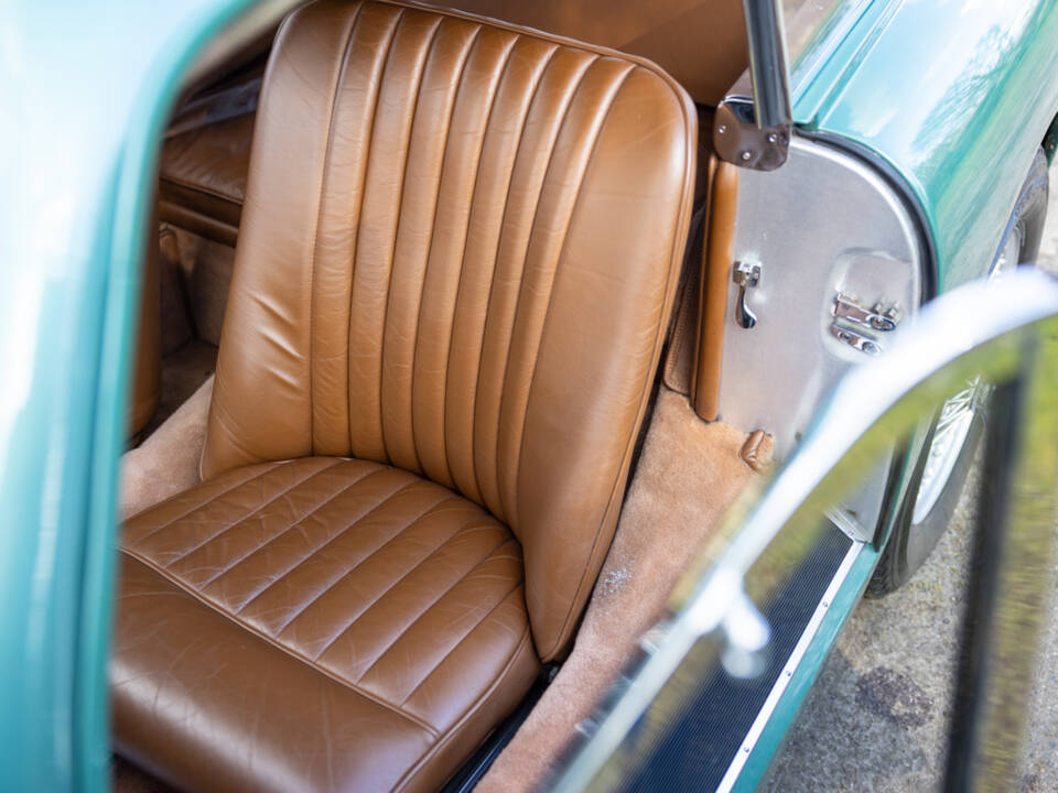 Image 24/50 of Aston Martin DB 2&#x2F;4 Mk III (1958)
