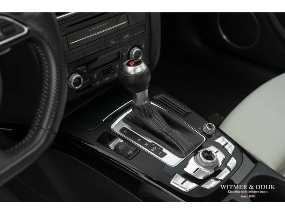 Image 22/32 of Audi RS4 Avant (2014)
