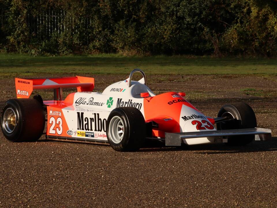 Image 3/24 de Alfa Romeo 179C (1981)