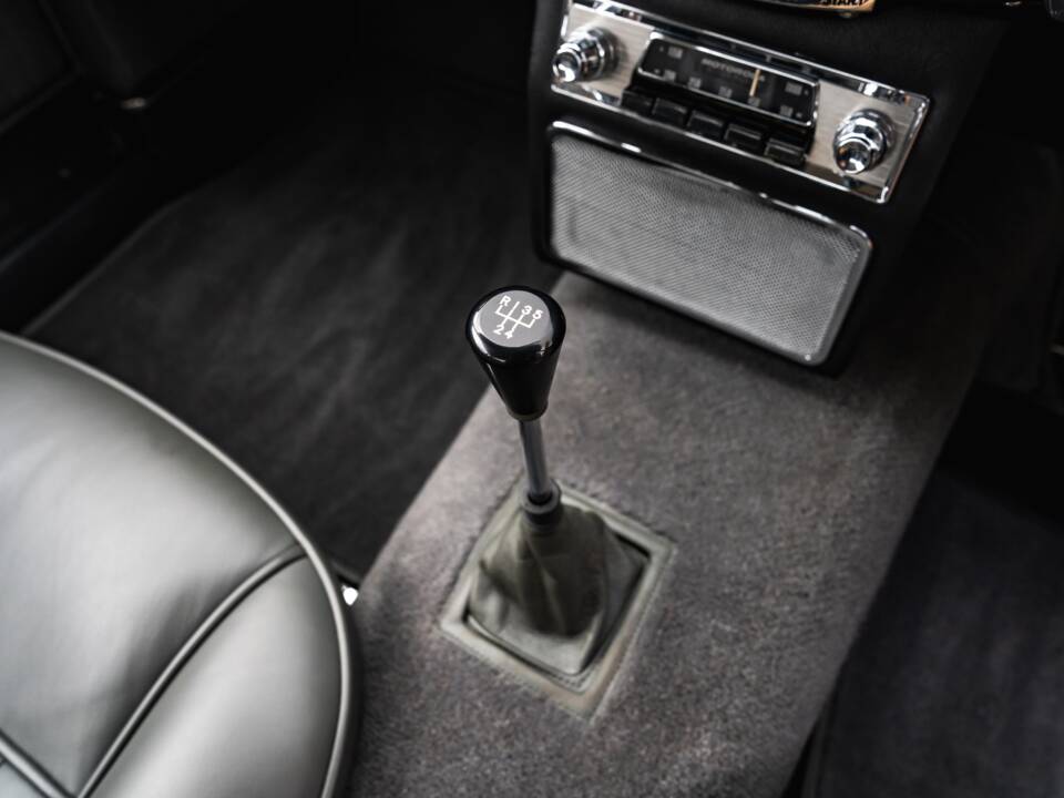Image 17/42 de Aston Martin DB 5 (1964)