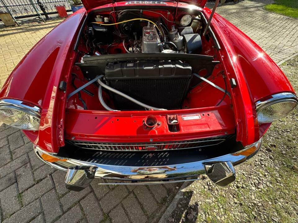 Bild 18/19 von MG MGB (1971)