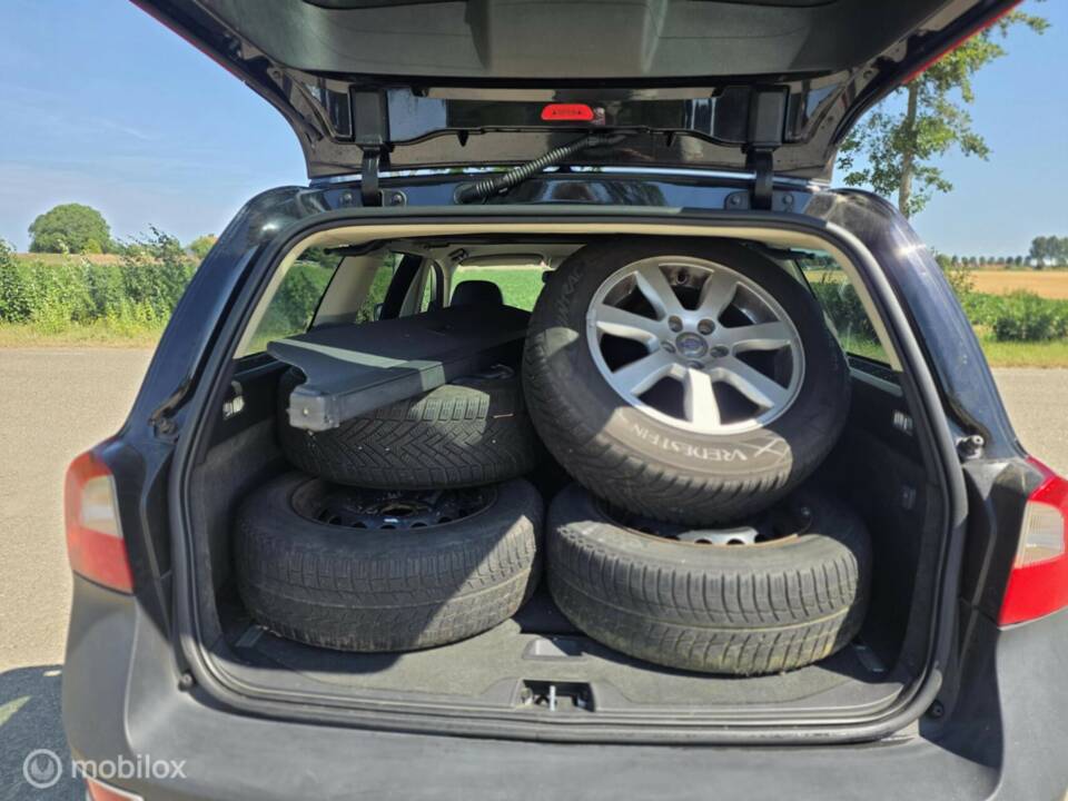Image 17/34 of Volvo XC70 D5 (2008)