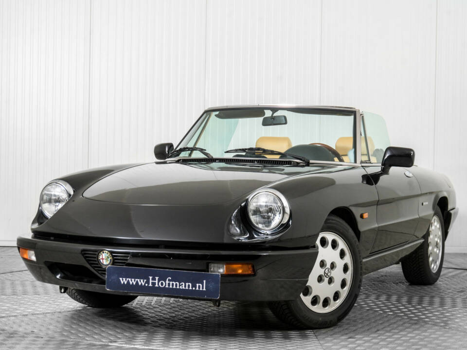 Bild 3/50 von Alfa Romeo 2.0 Spider (1991)