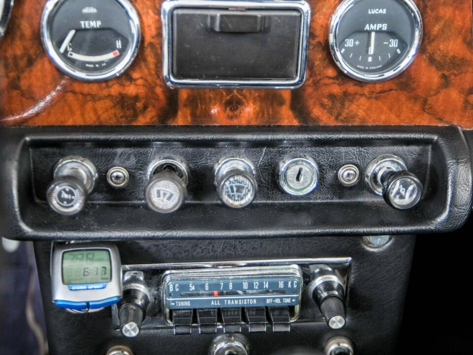 Image 25/50 of Triumph TR 4A (1967)