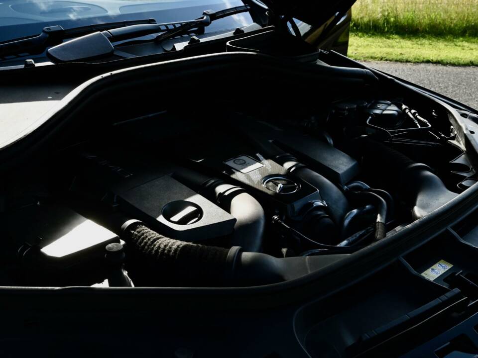 Image 19/49 of Mercedes-Benz ML 63 AMG (2013)