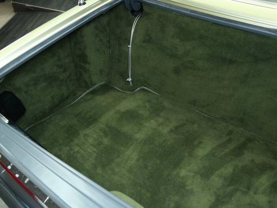 Imagen 35/50 de Mercedes-Benz 380 SL (1984)