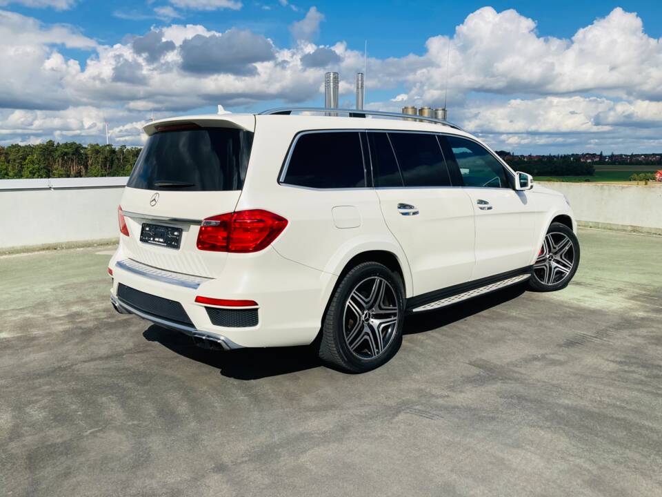 Image 8/14 of Mercedes-Benz GL 63 AMG (2015)
