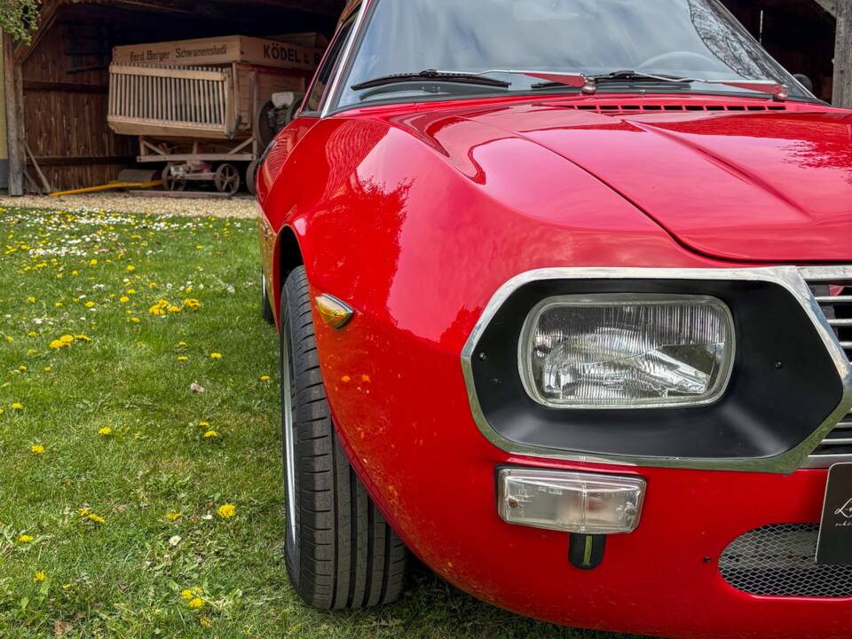 Bild 17/18 von Lancia Fulvia Sport 1.6 (Zagato) (1972)
