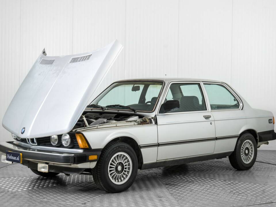 Bild 35/50 von BMW 320i (1981)