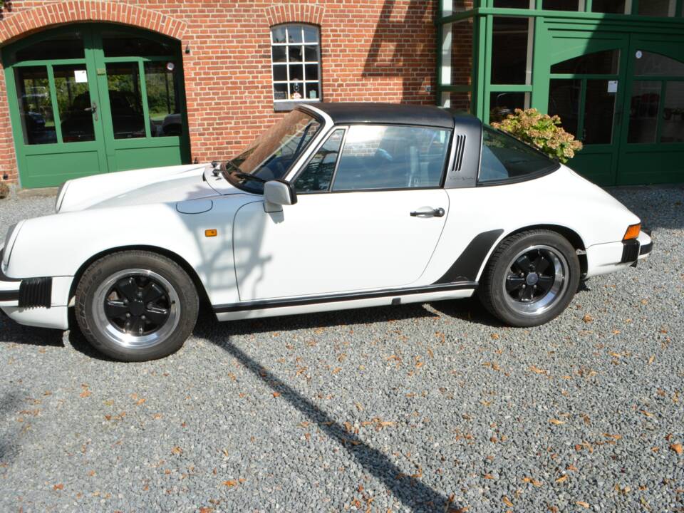 Bild 2/15 von Porsche 911 Carrera 3.2 (1986)