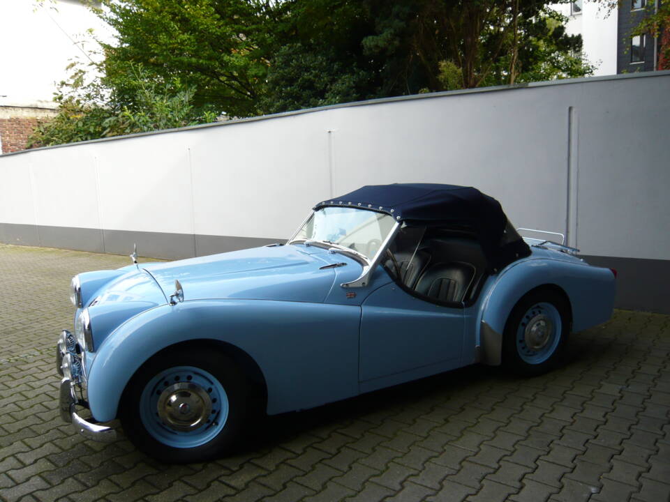 Image 14/18 of Triumph TR 3 (1956)