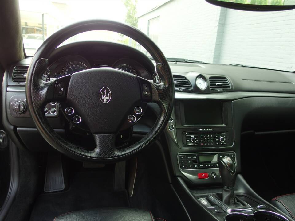 Afbeelding 54/100 van Maserati GranTurismo S (2010)