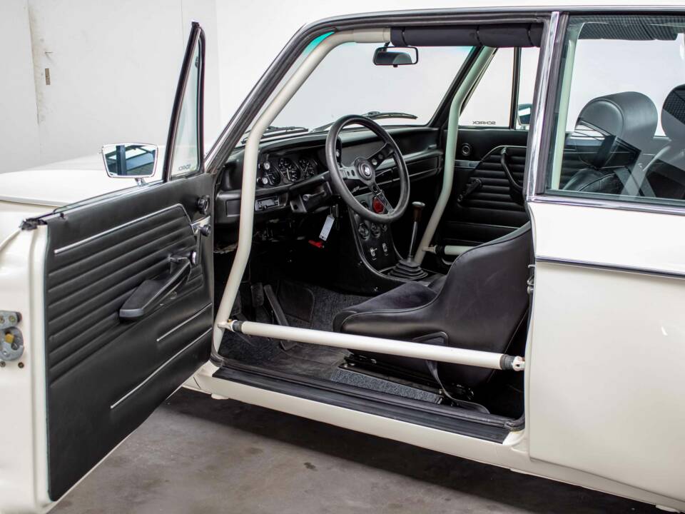 Immagine 17/32 di BMW 2002 tii (1971)