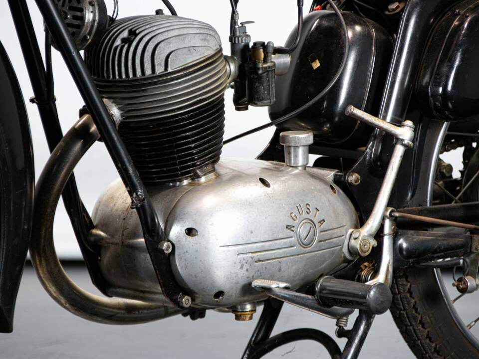 Immagine 31/50 di MV Agusta 125 TR (1958)