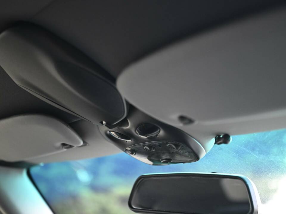 Bild 48/50 von Porsche 911 Carrera 4S (2004)