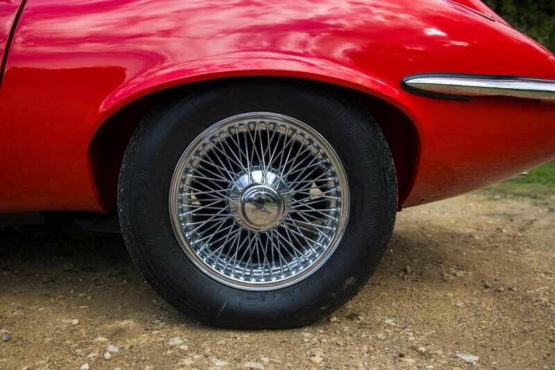 Image 32/50 of Jaguar E-Type V12 (2+2) (1971)