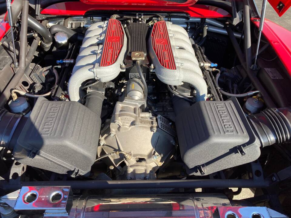 Image 14/16 of Ferrari F 512 M (1996)