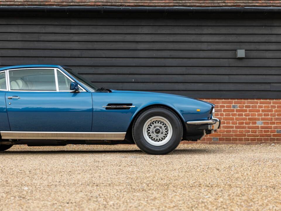 Image 21/50 of Aston Martin V8 EFi (1987)