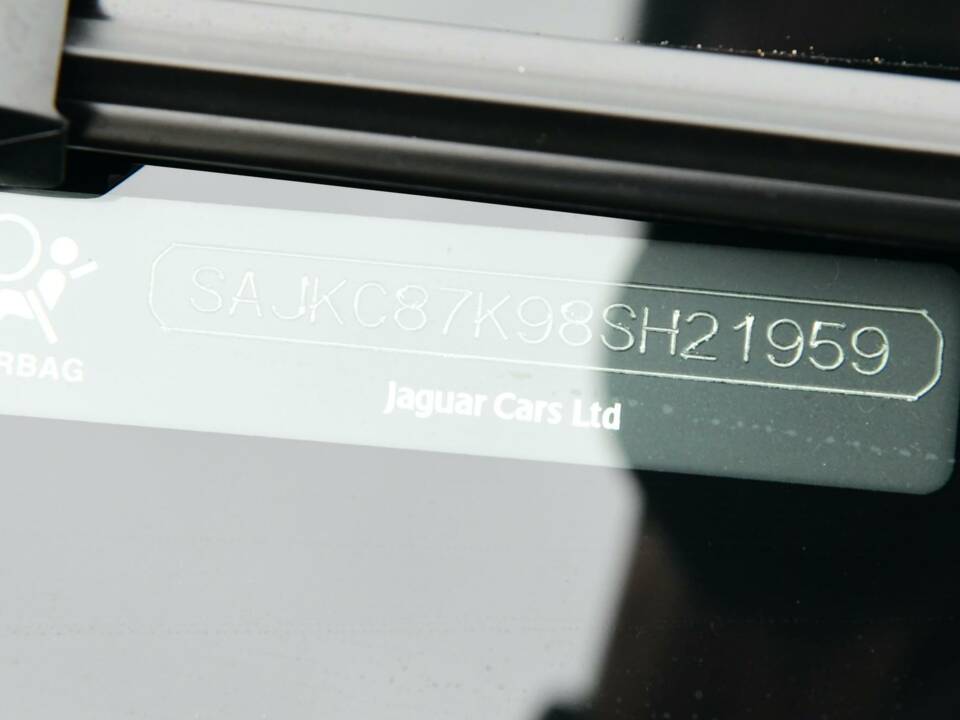 Image 30/50 of Jaguar XJ 8 4.2 (2008)