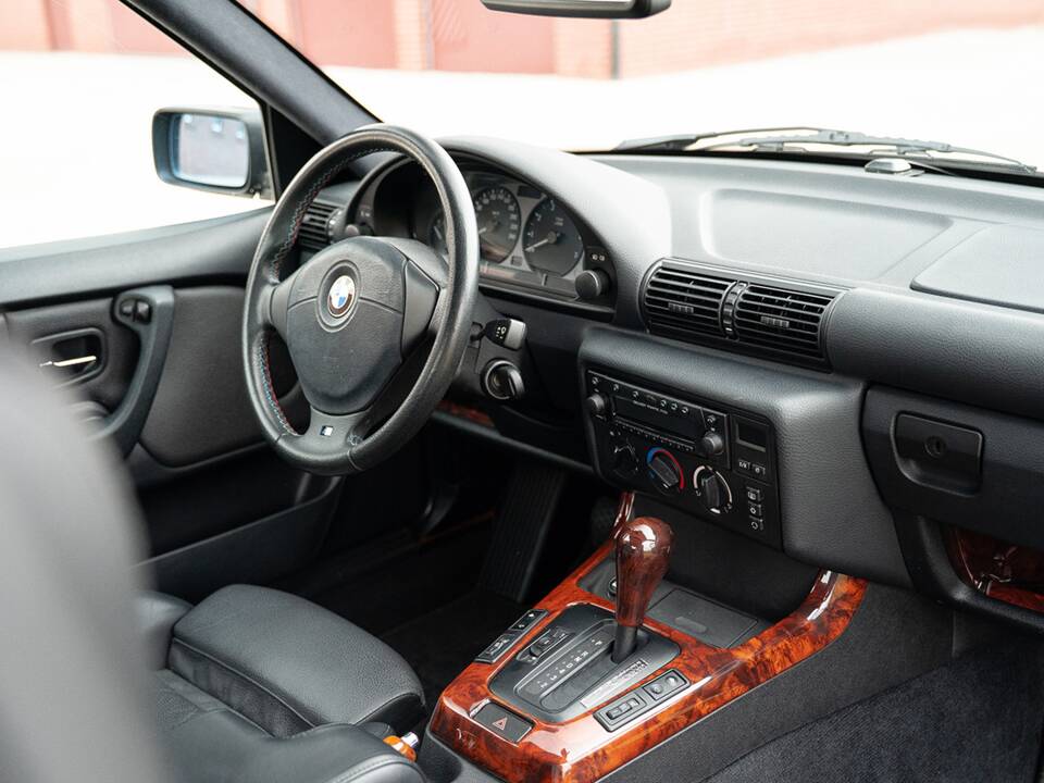 Bild 30/47 von BMW 323ti Compact (1998)