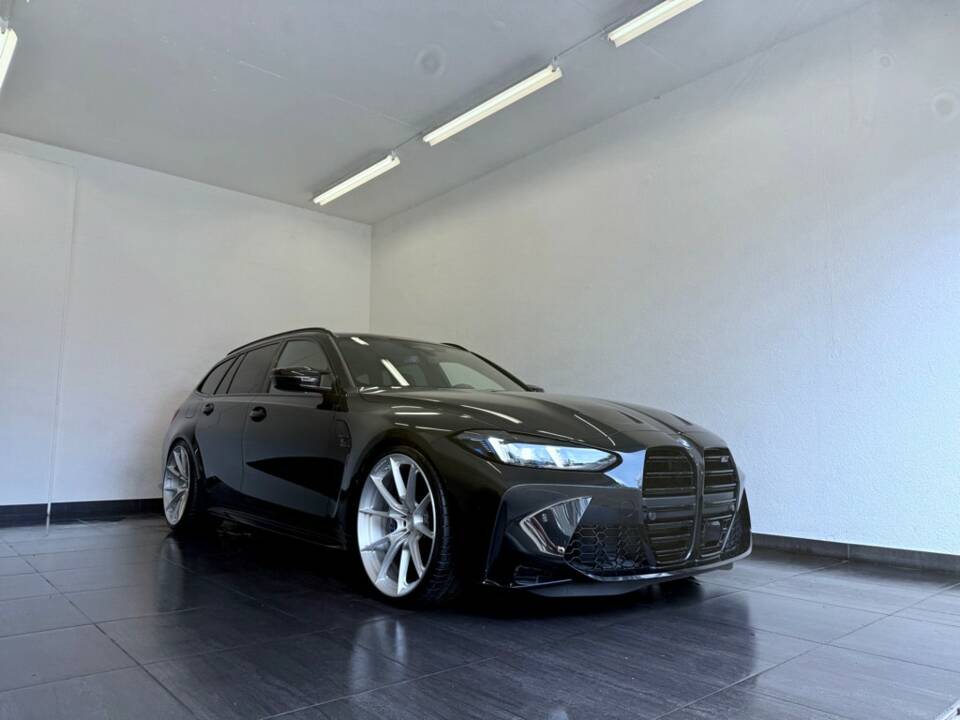 Image 4/34 of BMW M3 Competition Touring xDrive (2025)
