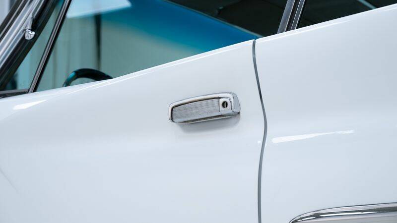 Image 8/15 of Chrysler 300 G (1961)